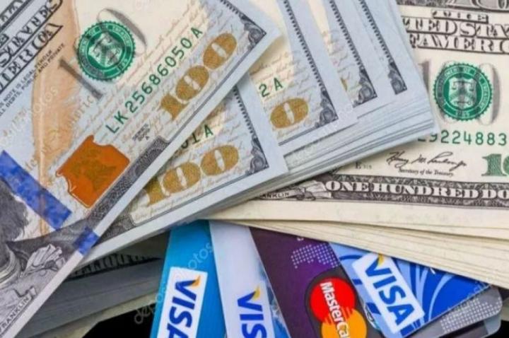 Cambios en el dólar tarjeta: cuándo se pagará un 25% extra