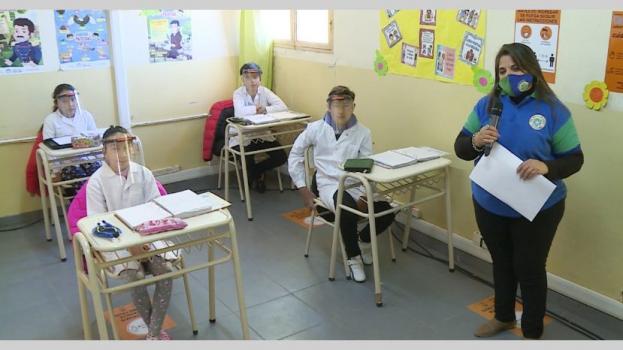 Docentes: pagan este viernes los días descontados por la huelga