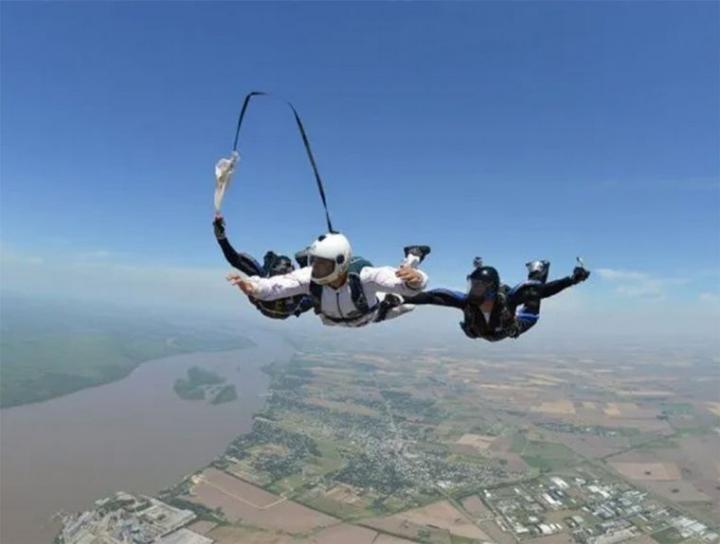 Murió un paracaidista que saltó al vacío y falló su equipo