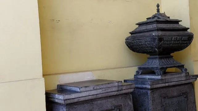 Se robaron de la Catedral una urna con los restos de un granadero.