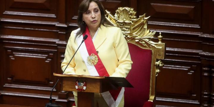 Dina Boluarte ya es la nueva presidenta de Perú