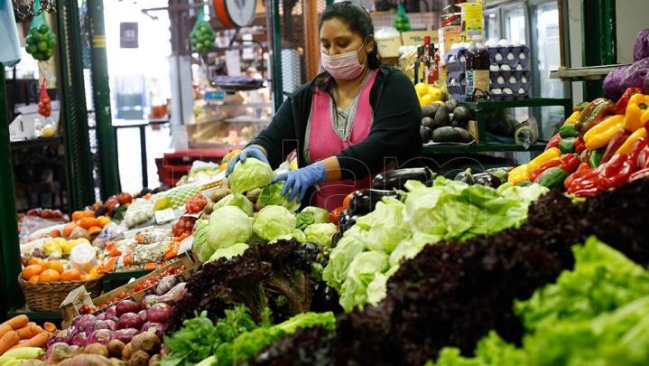 Una familia necesitó $145.948 para no caer en la pobreza