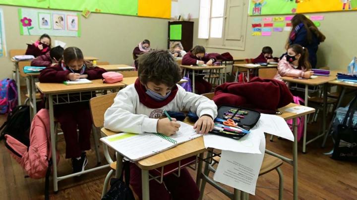 Qué priorizan las familias al elegir la escuela de sus hijos