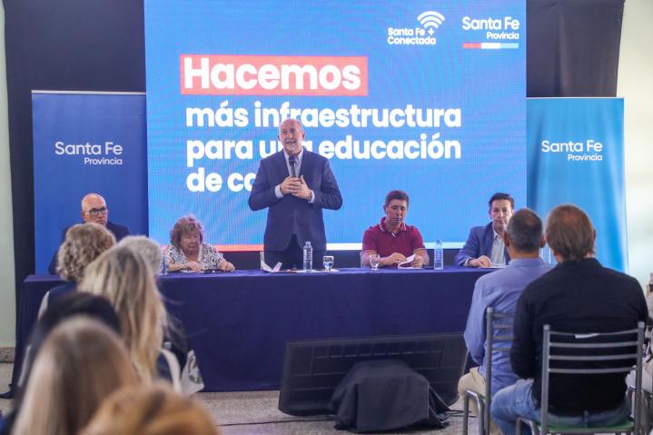 Perotti a los docentes: “Queremos que tengan la mejor infraestructura”