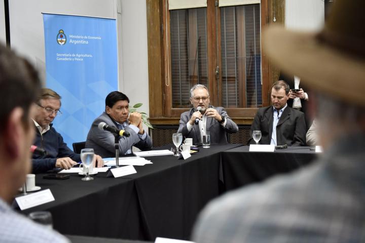 El legislador santafesino pidió asistencia los productores afectados por la sequÃa.