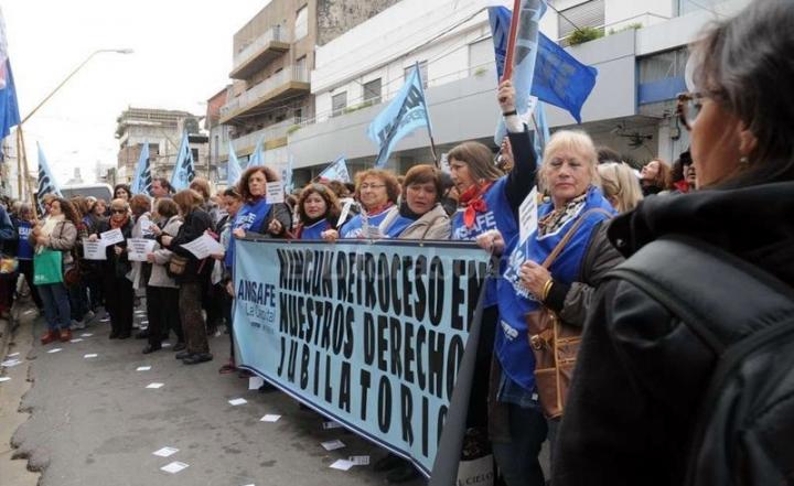 Ctera denunció que la derecha quiere eliminar la jubilación docente