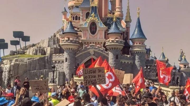 Euro Disney: tomaron el castillo de la Bella Durmiente