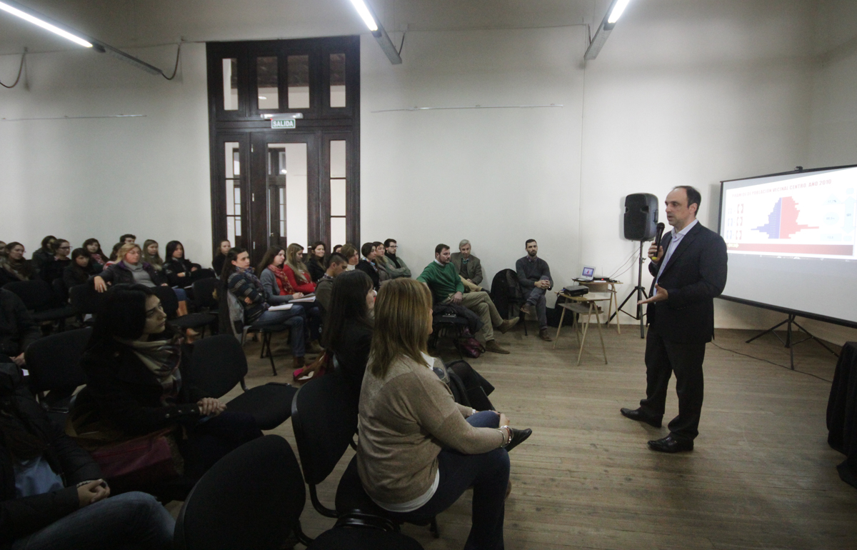 Capacitan a docentes sobre resiliencia