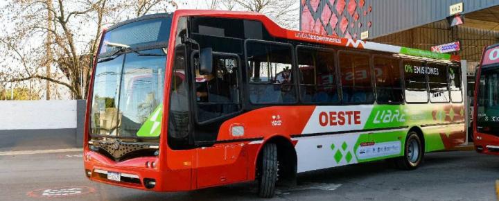 Se puso en marcha el primer ómnibus argentino que funciona con baterías de litio