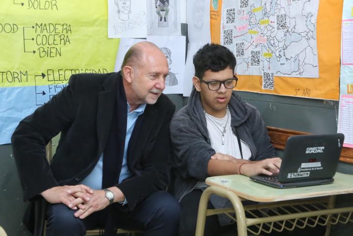 Más escuelas conectadas a internet