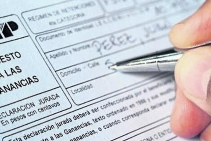 Ganancias: cuánto hay que ganar por mes para no pagar