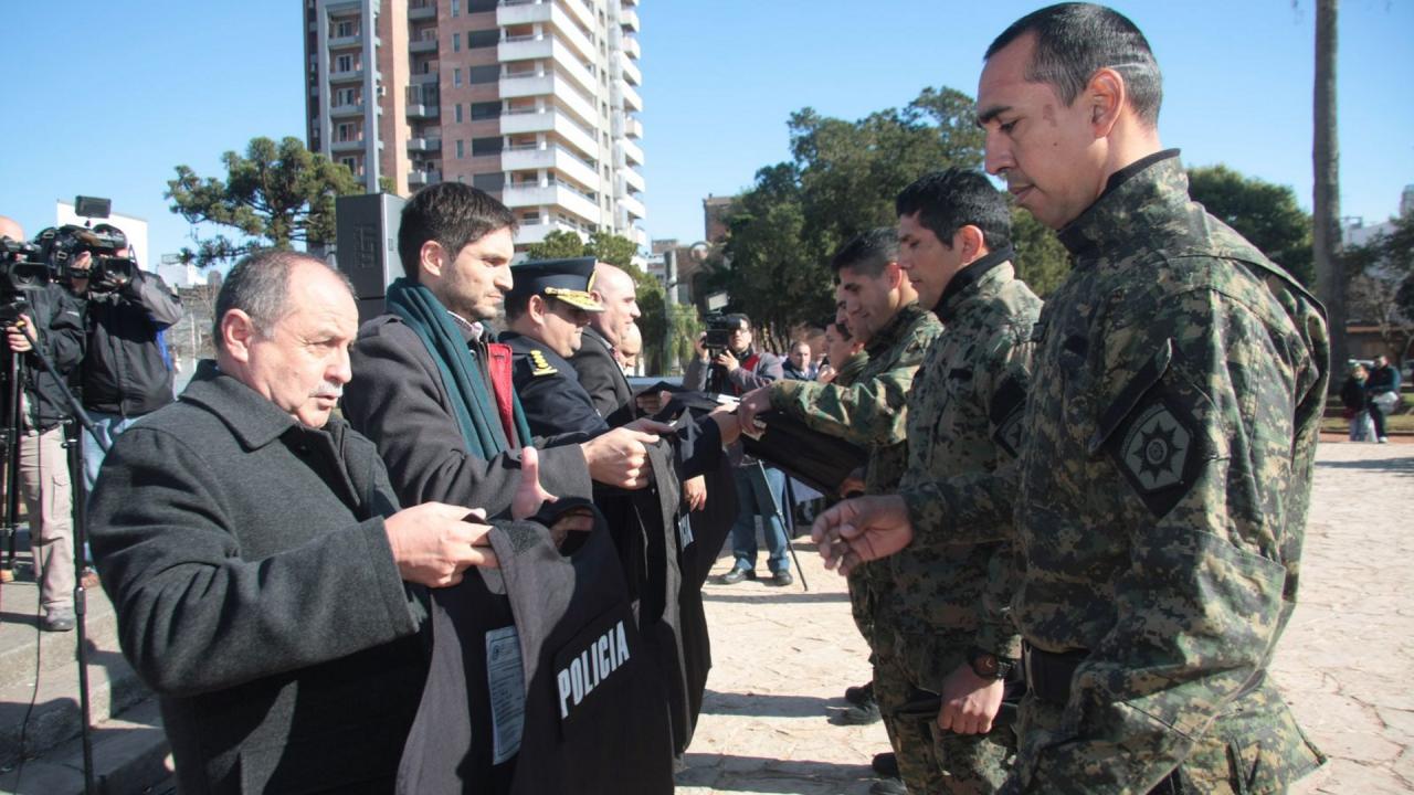 Entregaron chalecos antibalas a la Policía