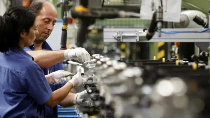 Otorgan $ 60.000 para los empleados públicos y privados