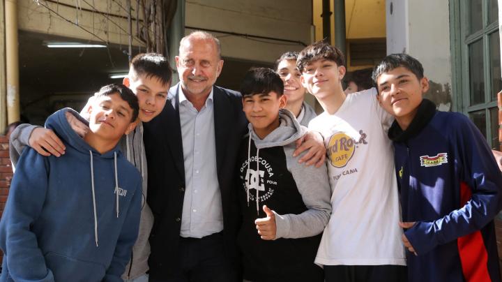 Perotti destacó la recuperación del servicio de gas en escuelas 