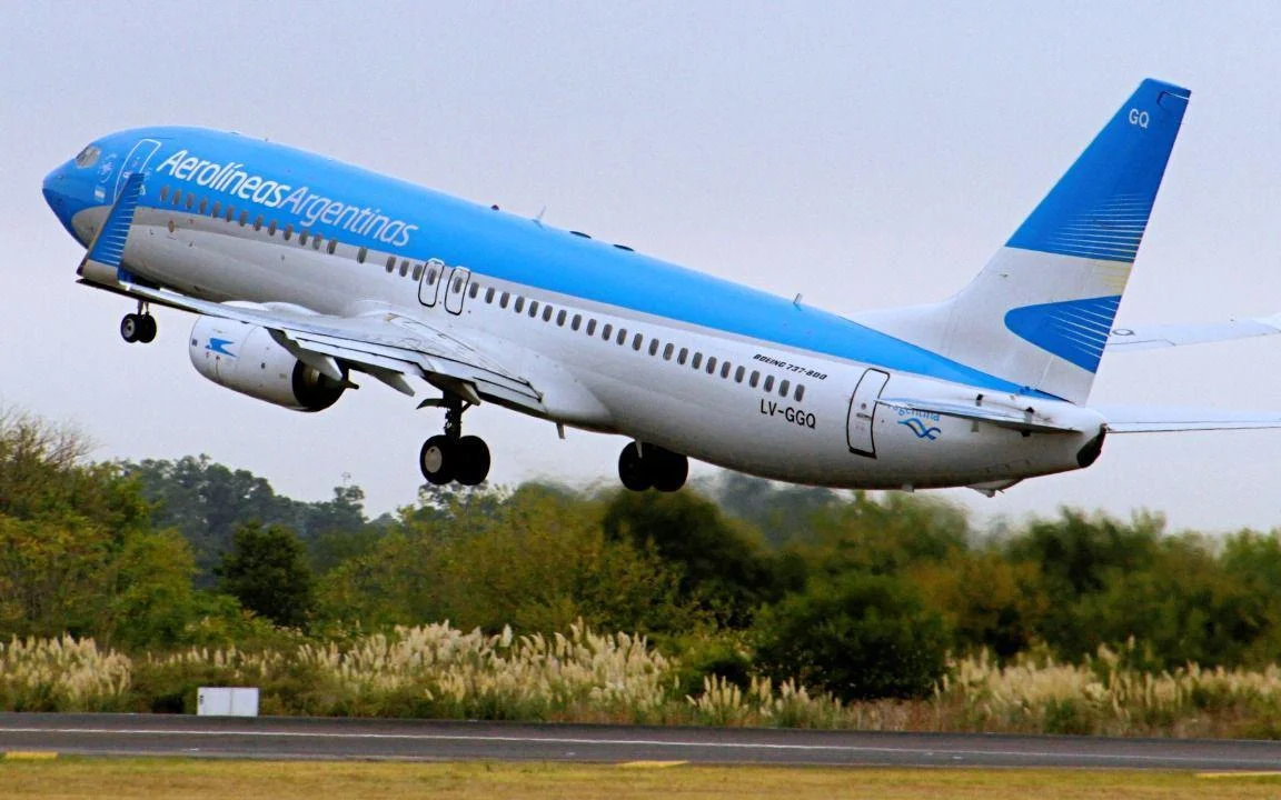 Jubilados tendrán 20% de descuento en Aerolíneas Argentinas