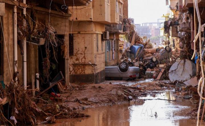 Inundaciones en Libia: más de 6000 muertos y 10000 desaparecidos