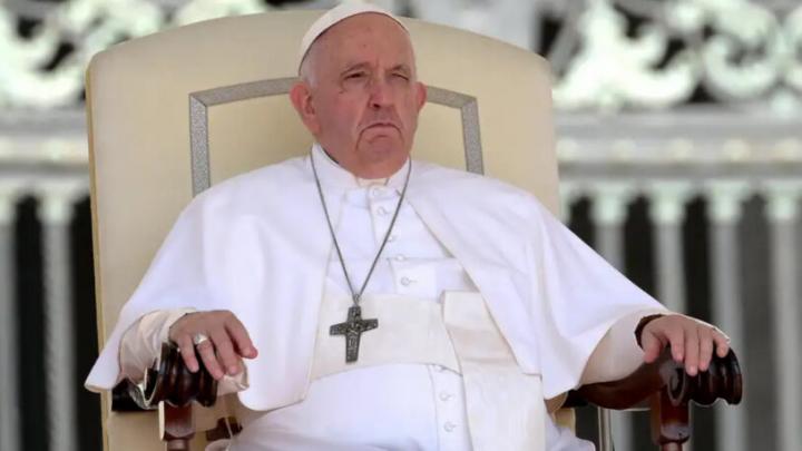 El Papa abre la posibilidad de bendecir a parejas del mismo sexo