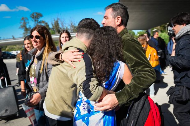 Llega otro vuelo con argentinos repatriados desde Israel