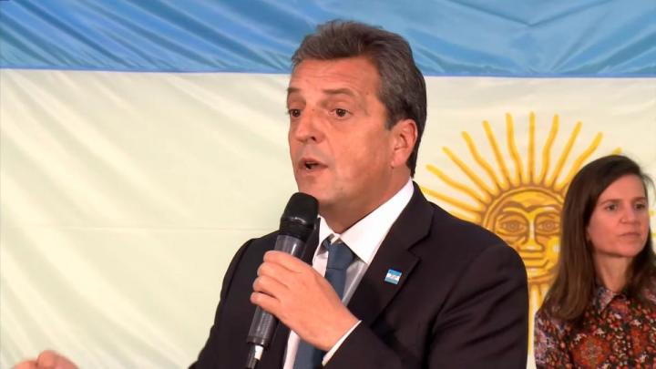 Massa prometió “una jubilación digna” a las “víctimas de las AFJP”