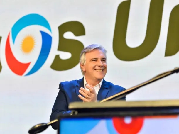 El gobernador electo de Córdoba llamó a votar a Sergio Massa