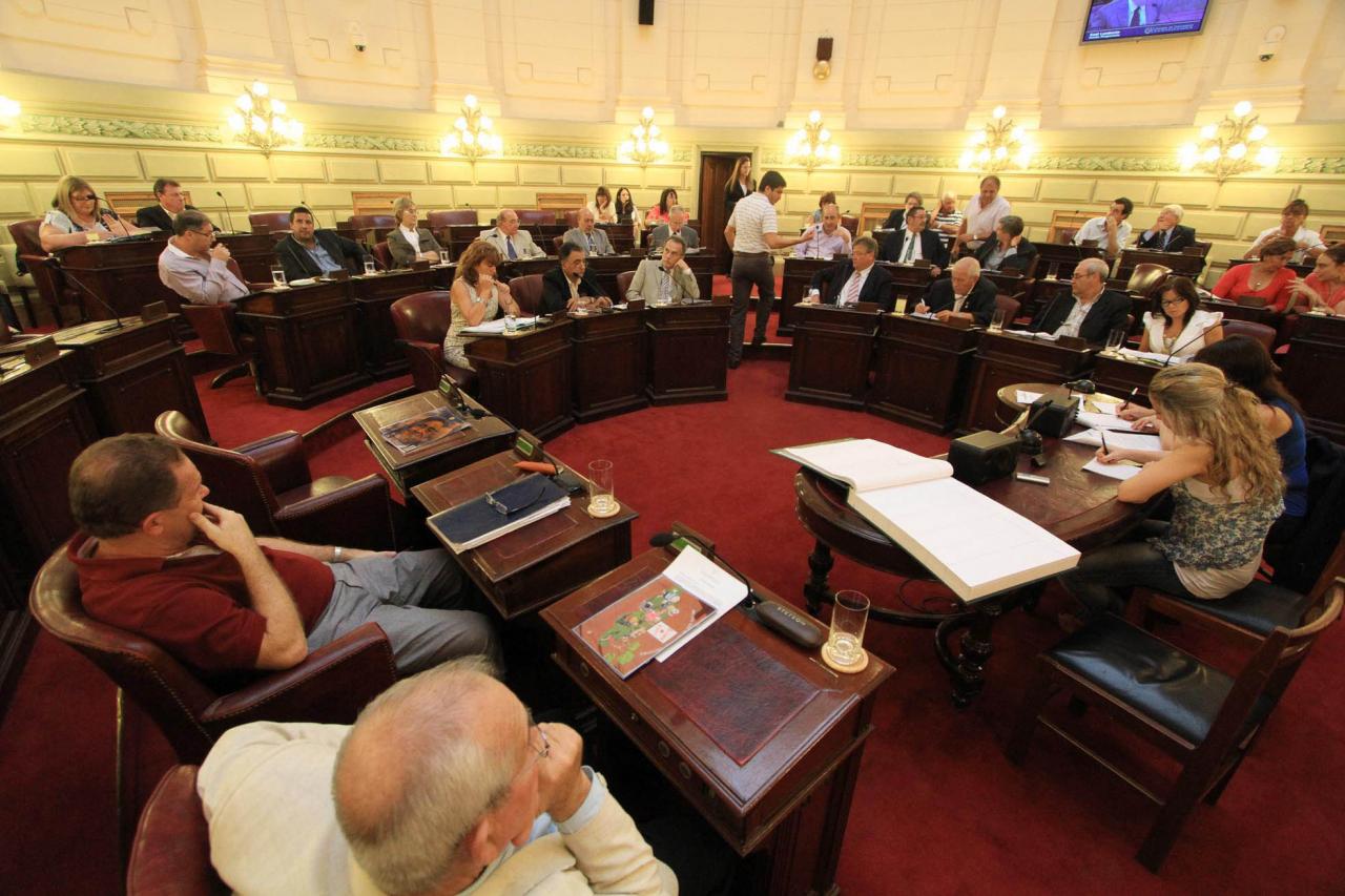 Aprueban endeudamiento para obras por u$s 500 millones