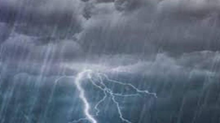 Rige un alerta por tormentas fuertes y lluvias abundantes