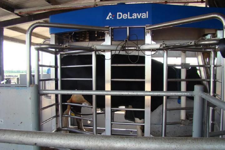 Cerró la primera fábrica de ordeñadoras de Latinoamérica