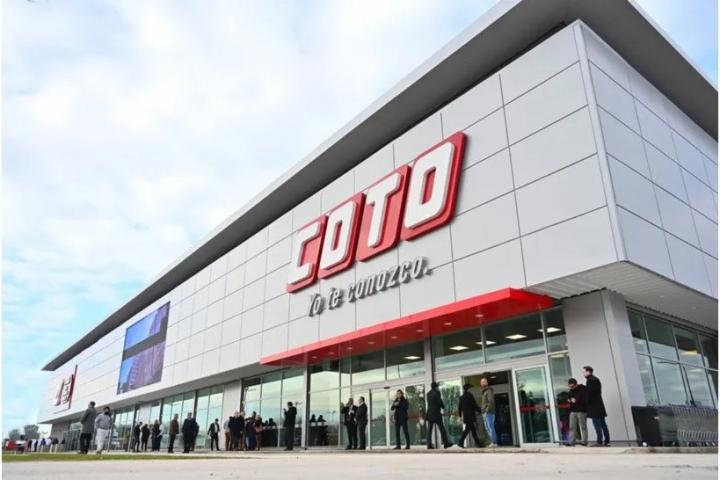 Coto busca empleados en el país