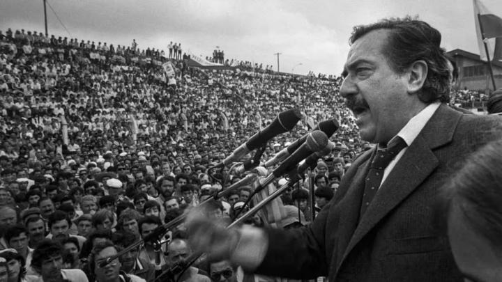 A 40 años de la asunción de Raúl Alfonsín 