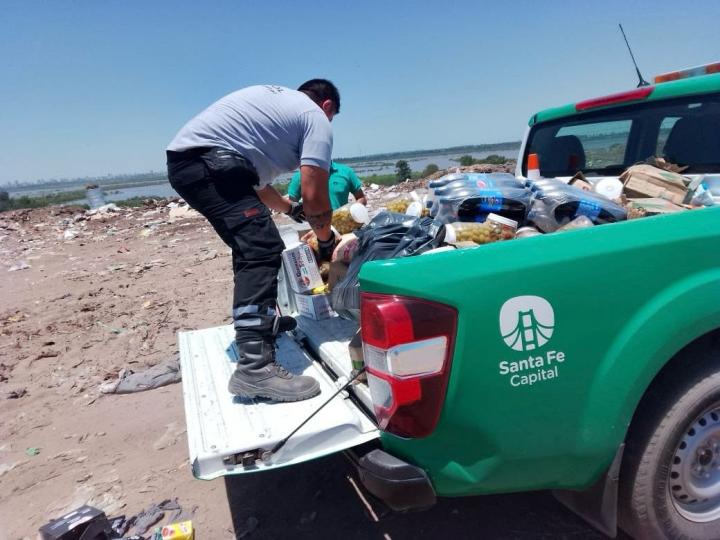 Decomisan 1 tonelada y media de alimentos en mal estado