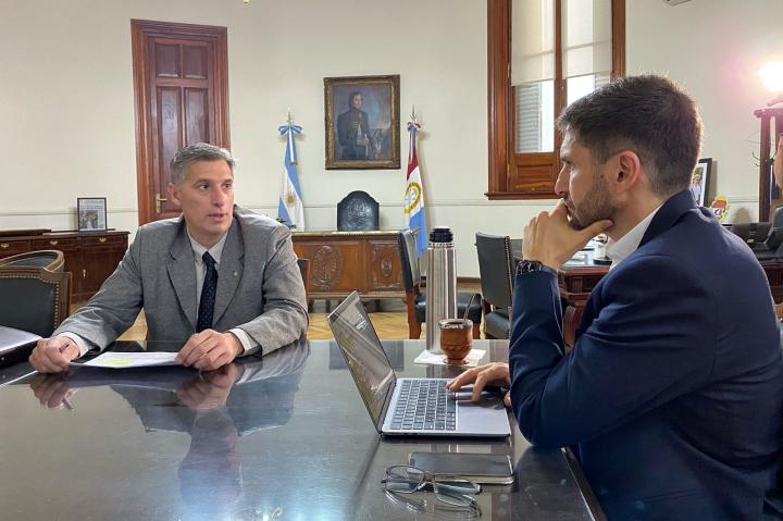 Pullaro anunció el pago del aguinaldo antes de las Fiestas