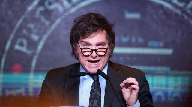 Milei anuló todas las contrataciones de empleados públicos