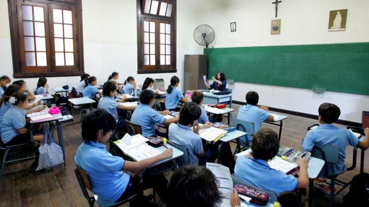 Anuncian aumentos de hasta un 50% en los colegios privados