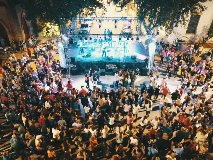 Una multitud celebró la llegada del año nuevo en Venado Tuerto