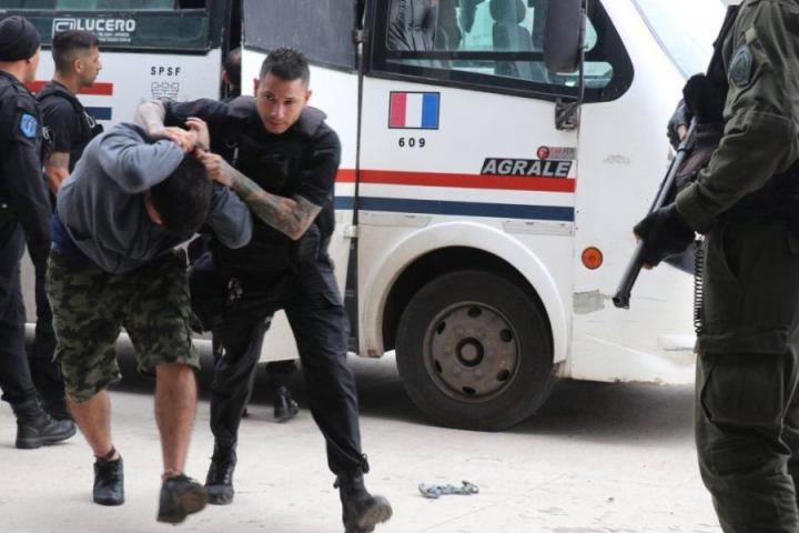 Vaciamiento de comisarías: otros 40 presos a la cárcel de Piñero