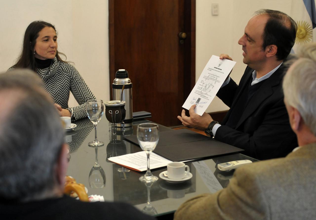 El municipio habilita negocios en 24 horas