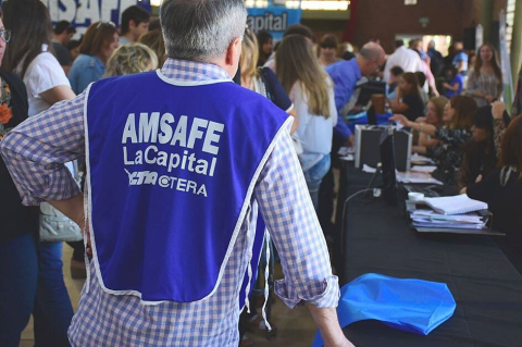 Docentes solo aceptan 84% de aumento: “Es innegociable”