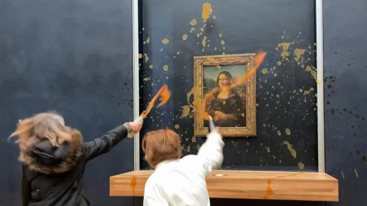Activistas vandalizaron La Gioconda en el Museo del Louvre 