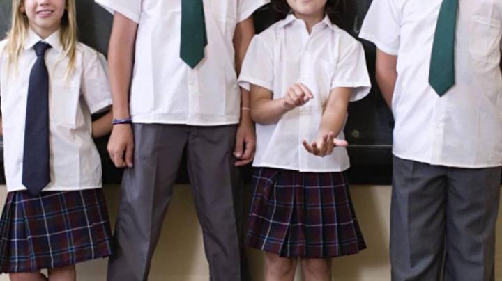 Quieren suspender obligatoriedad de uniformes escolares