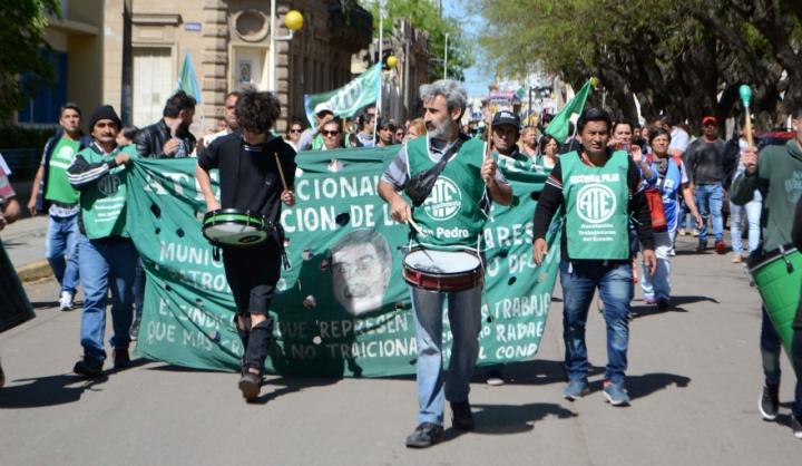 El gobierno otorgó un 12% de aumento a los estatales nacionales
