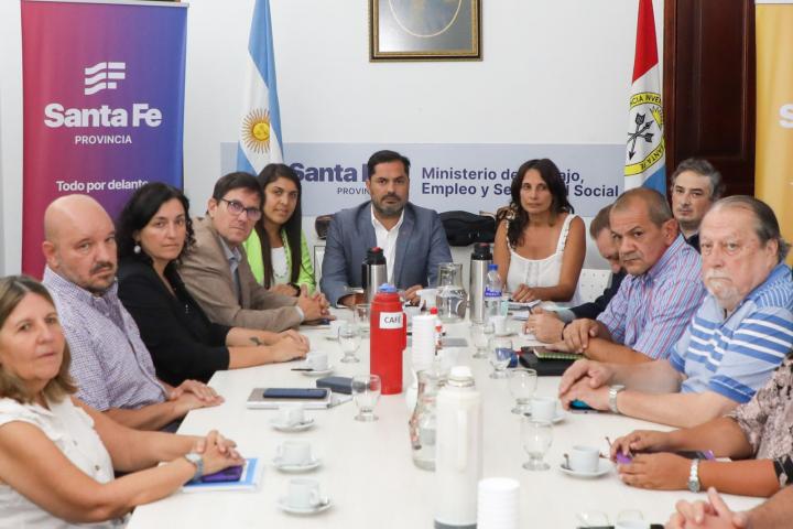 Santa Fe ofreció a los maestros completar la paritaria 2023 y un 7% más