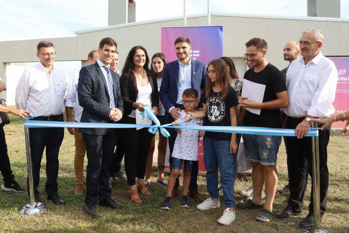 Pullaro entregó escrituras y viviendas a familias de Rafaela