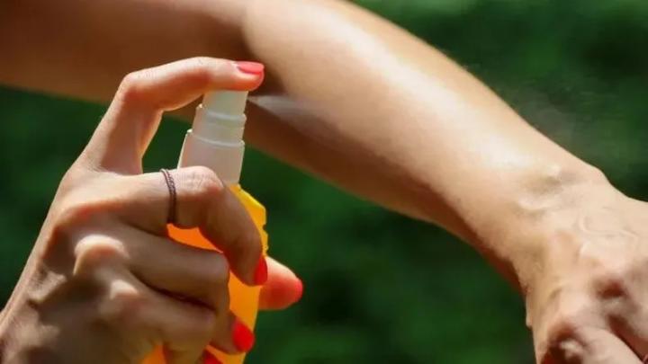 Prohíben una reconocida marca de repelente para mosquitos