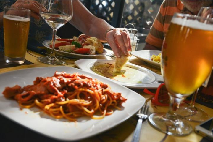 Bares de Santa Fe registran 40% menos de clientes 