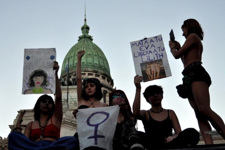 8M: descuentan a las empleadas estatales que no trabajen