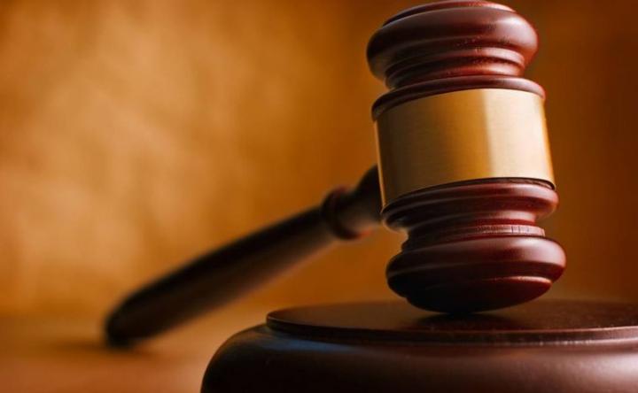 Un hombre debe indemnizar a su exesposa por el trabajo en el hogar