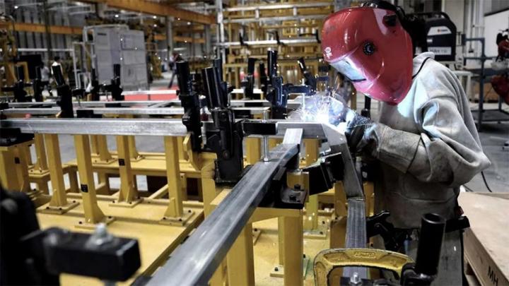 La industria pyme sufrió una caída del 9,9% anual en febrero