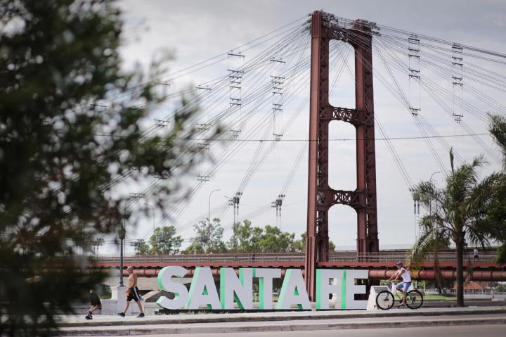 Vandalizaron la instalación lumínica del Puente Colgante