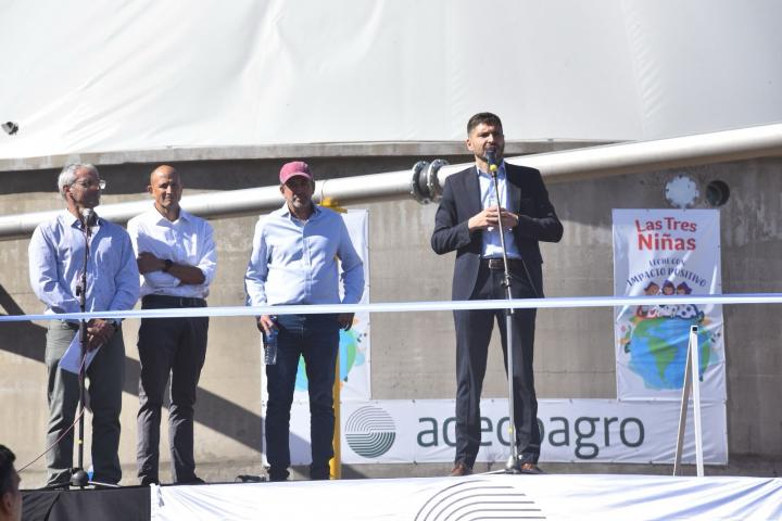 Pullaro recorrió las instalaciones de la empresa Adecoagro