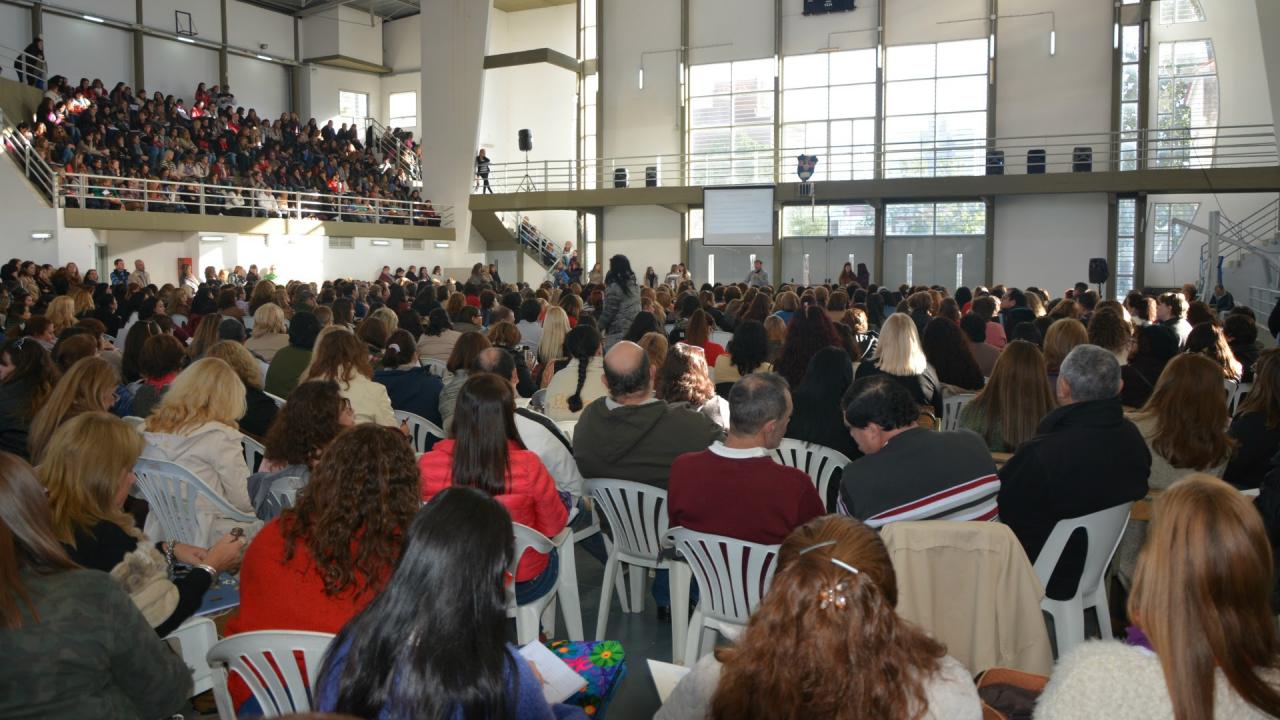 Más de 5200 docentes concursan cargos directivos